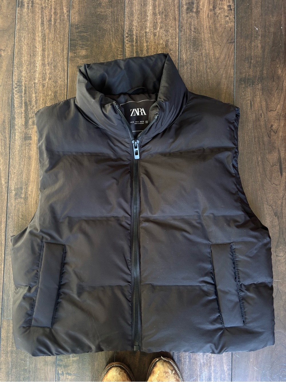 ZARA Men’s Black Quilted Puffer Vest
